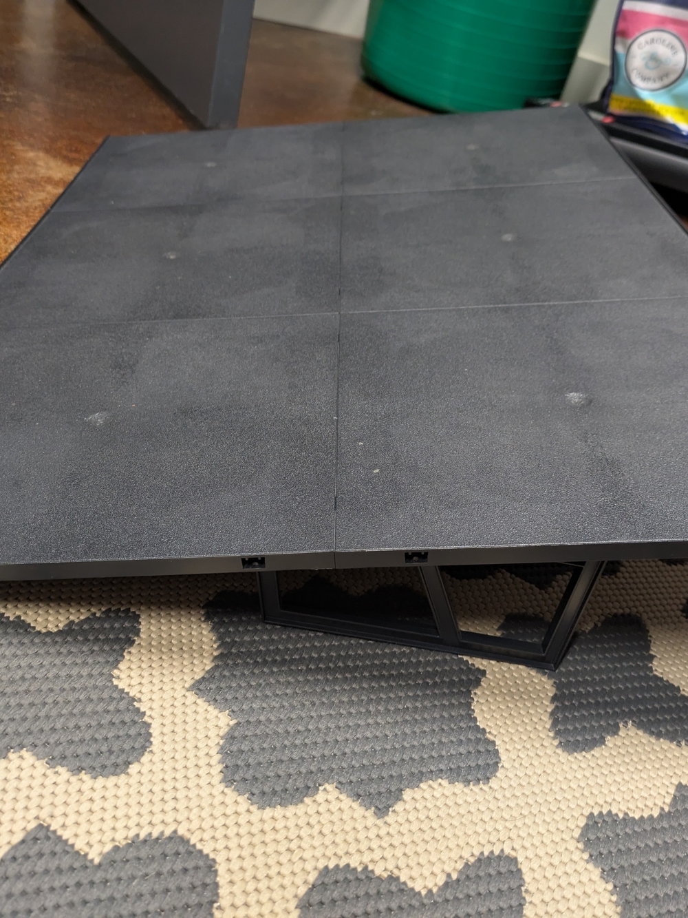 Tilting Puzzle Board with Stand, 31” x 24” Lightweight Portable Puzzle Table